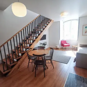  Apartment Fanqueiros